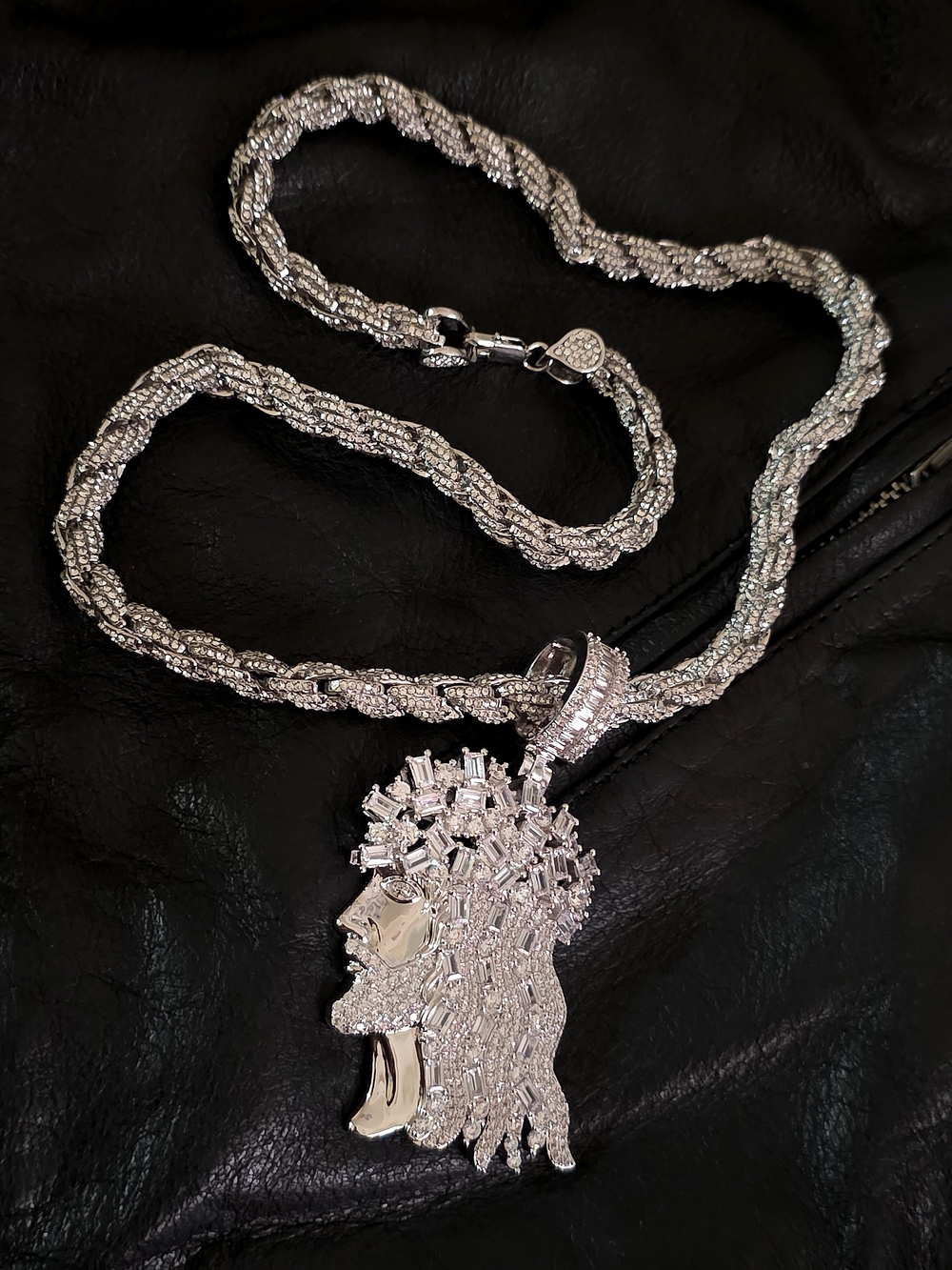Crystal-Encrusted Lion Head Pendant Necklace - Silver Tone - Picture 4 of 7
